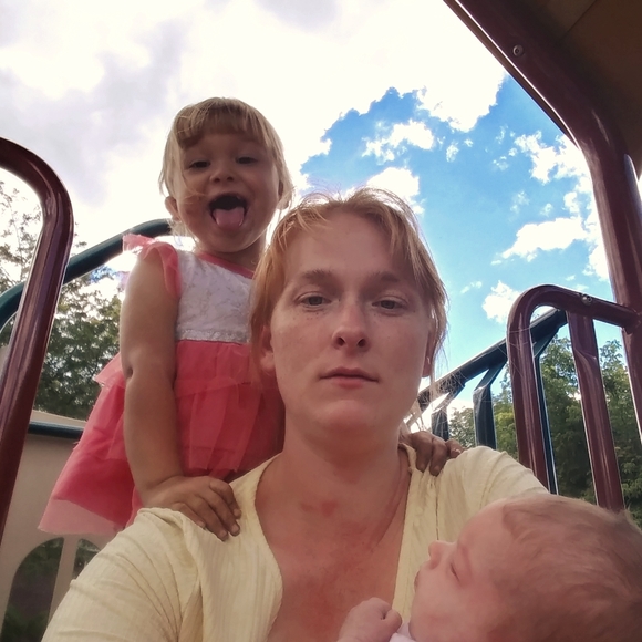 Meet your Posher, Pamela - Picture 1 of 10